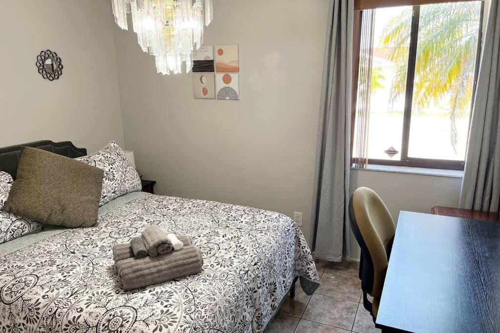 Amazing & Cozy Duplex Near Zoo Miami ! Βίλα Εξωτερικό φωτογραφία