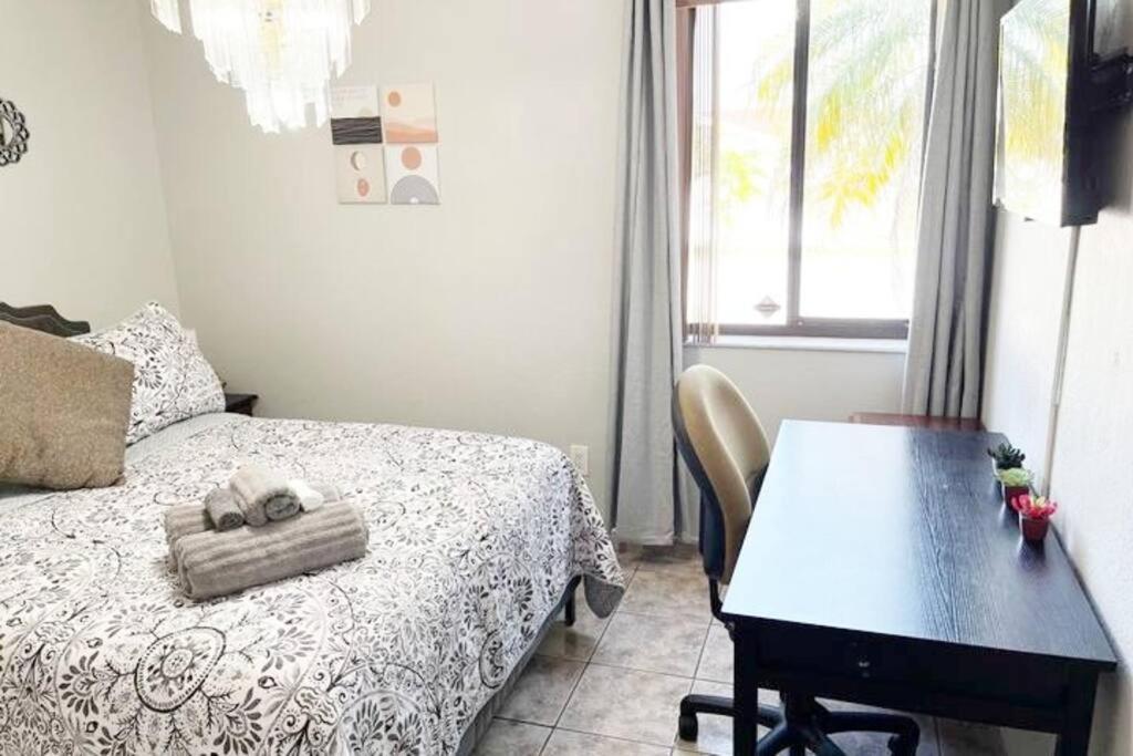 Amazing & Cozy Duplex Near Zoo Miami ! Βίλα Εξωτερικό φωτογραφία