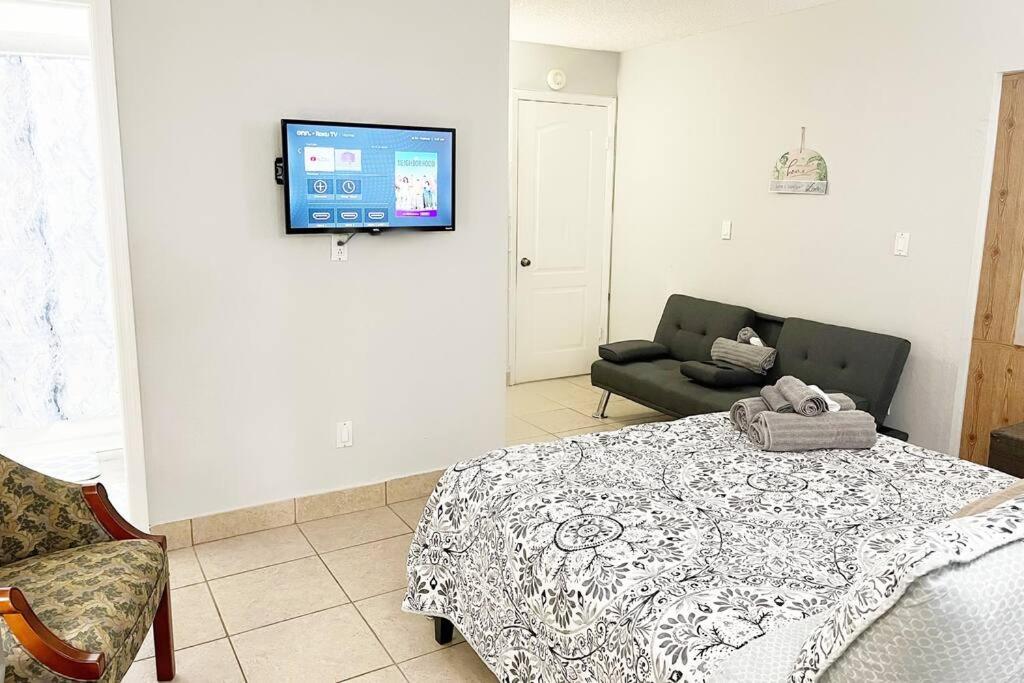 Amazing & Cozy Duplex Near Zoo Miami ! Βίλα Εξωτερικό φωτογραφία