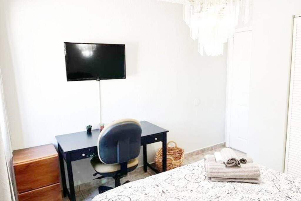 Amazing & Cozy Duplex Near Zoo Miami ! Βίλα Εξωτερικό φωτογραφία