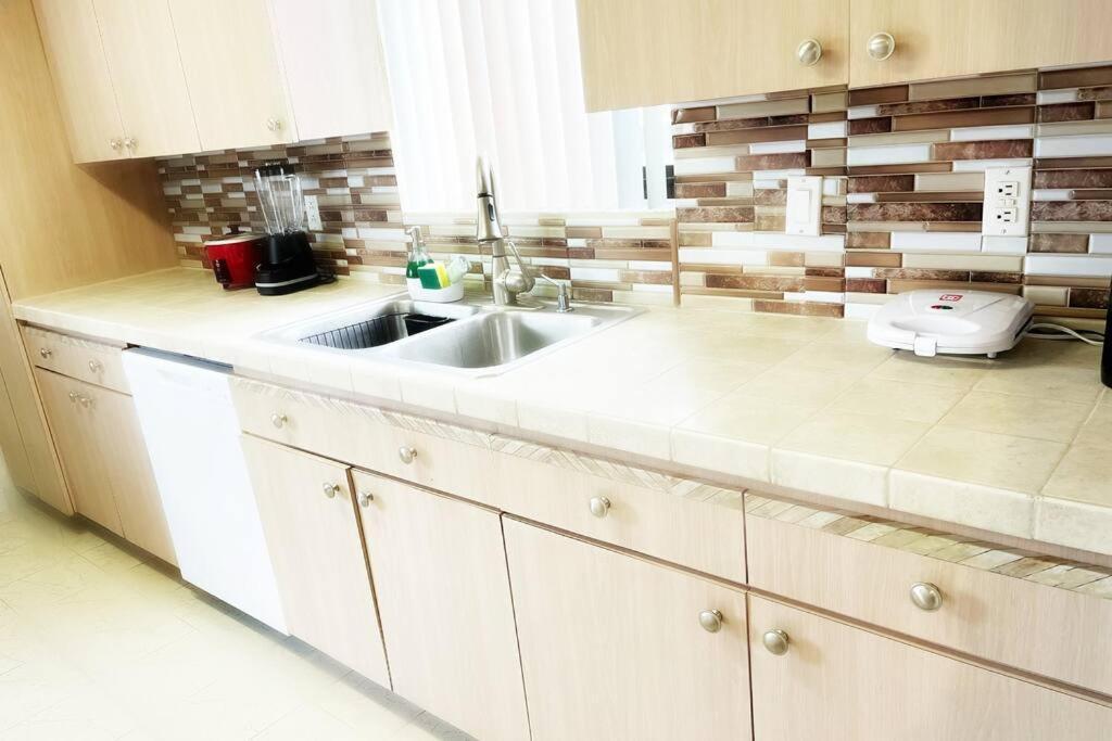 Amazing & Cozy Duplex Near Zoo Miami ! Βίλα Εξωτερικό φωτογραφία