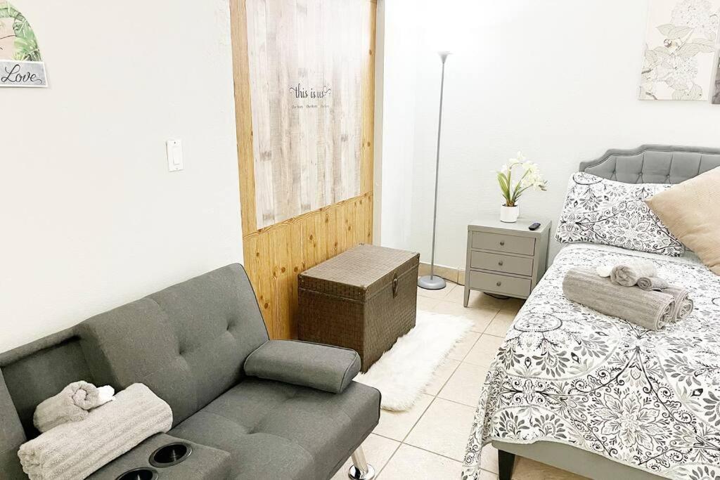 Amazing & Cozy Duplex Near Zoo Miami ! Βίλα Εξωτερικό φωτογραφία