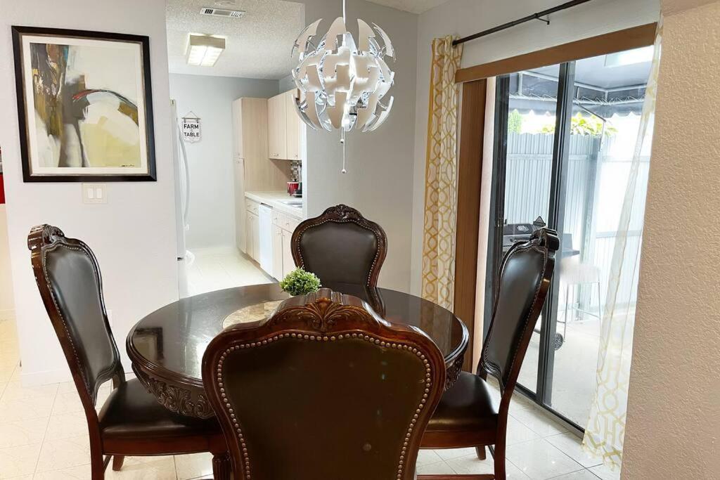 Amazing & Cozy Duplex Near Zoo Miami ! Βίλα Εξωτερικό φωτογραφία
