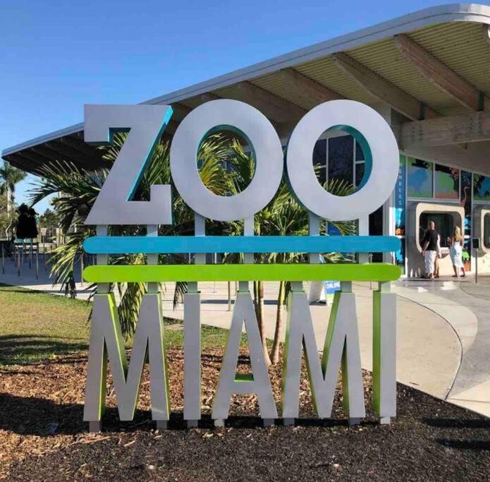 Amazing & Cozy Duplex Near Zoo Miami ! Βίλα Εξωτερικό φωτογραφία